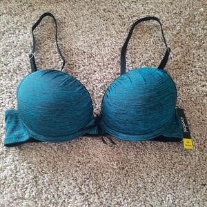 NWT Coobie 32 B Bra..  Padded Underwire, removable straps.